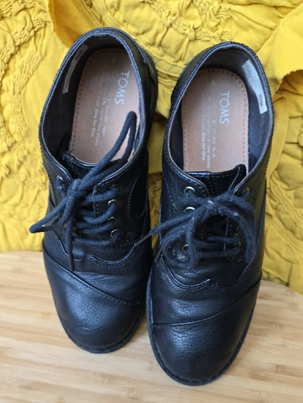 Toms Boys Black Leather Lace-Up Oxfords Size 4